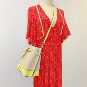 Michael Kors 35T1GU5M5C Emilia Small  Buttercup Bucket Bag Messenger